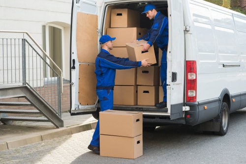 Moving van service for local moves in Mile End