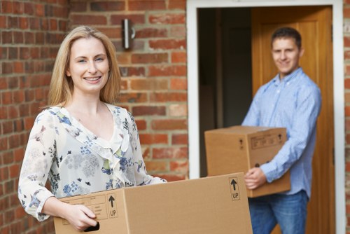 Preparation checklist for booking a removals van in Mile End