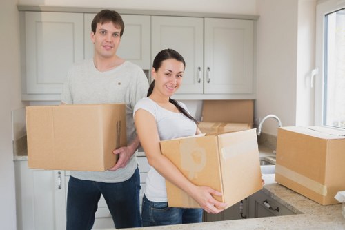 Removal truck hire suited to East London flat and business moves